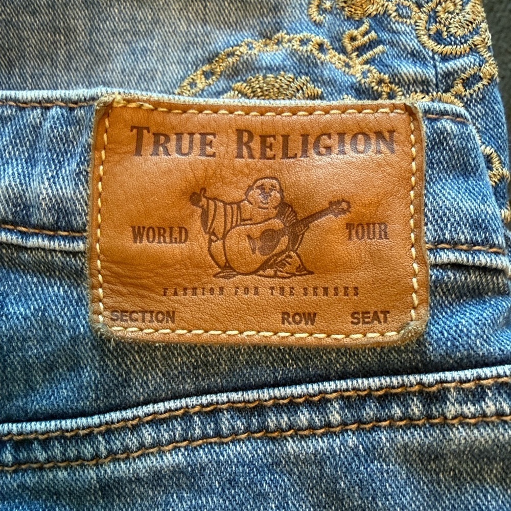 True Religion Embroidered Straight Jeans Size 26 High Rise Ornate Gold Stitch